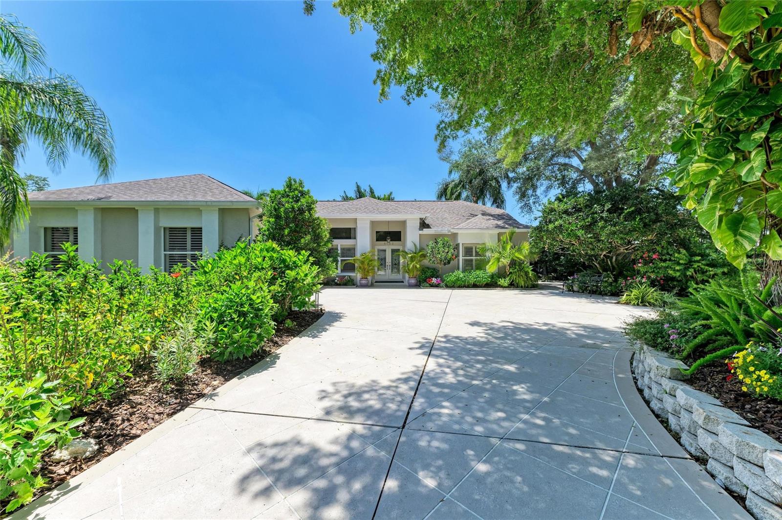 6102 SONESTA COURT