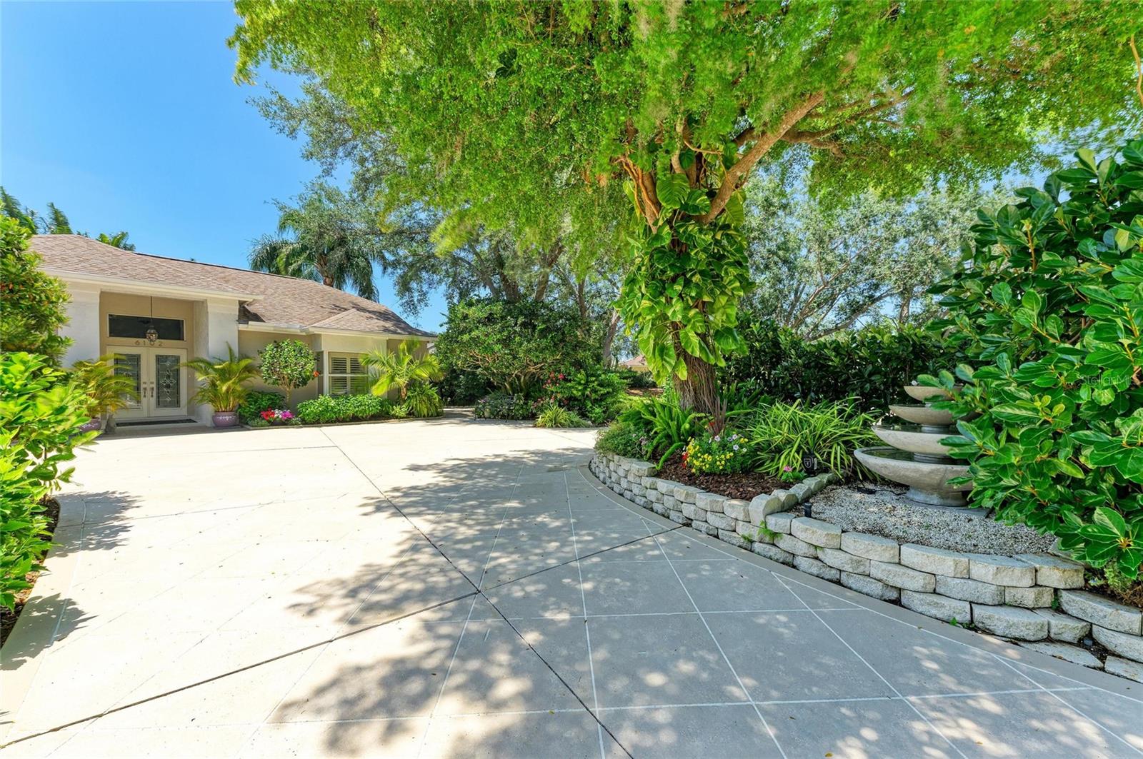 6102 SONESTA COURT