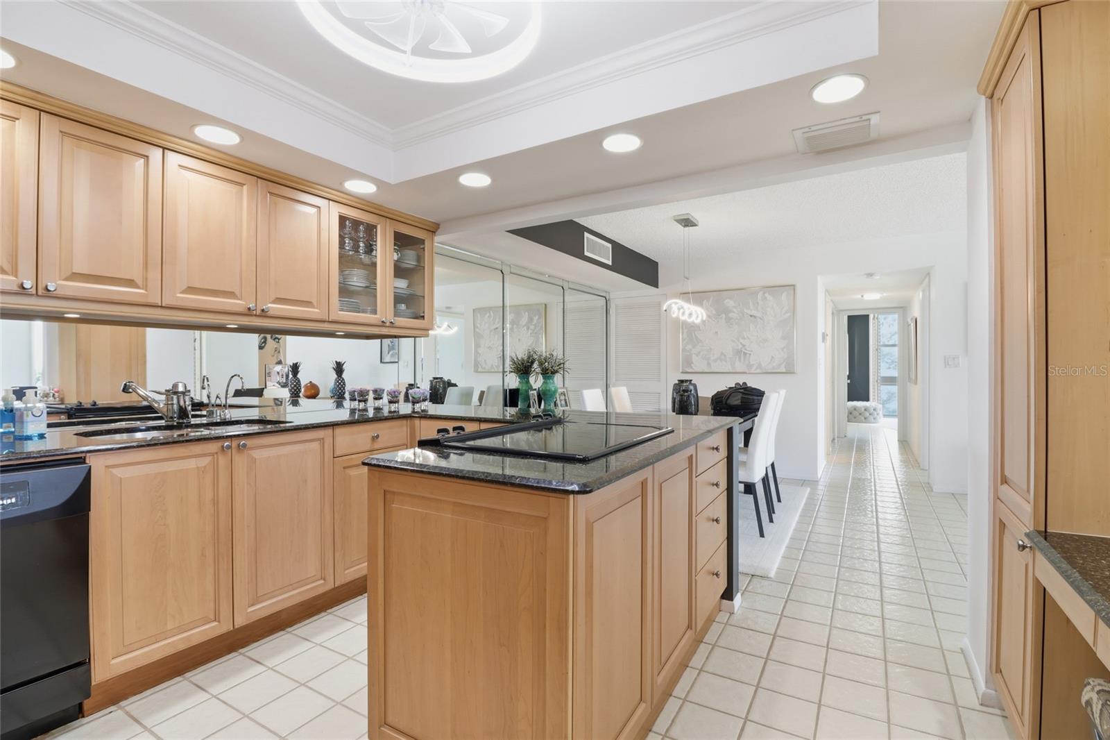 ISLANDER CLUB OF LONGBOAT - Residential
