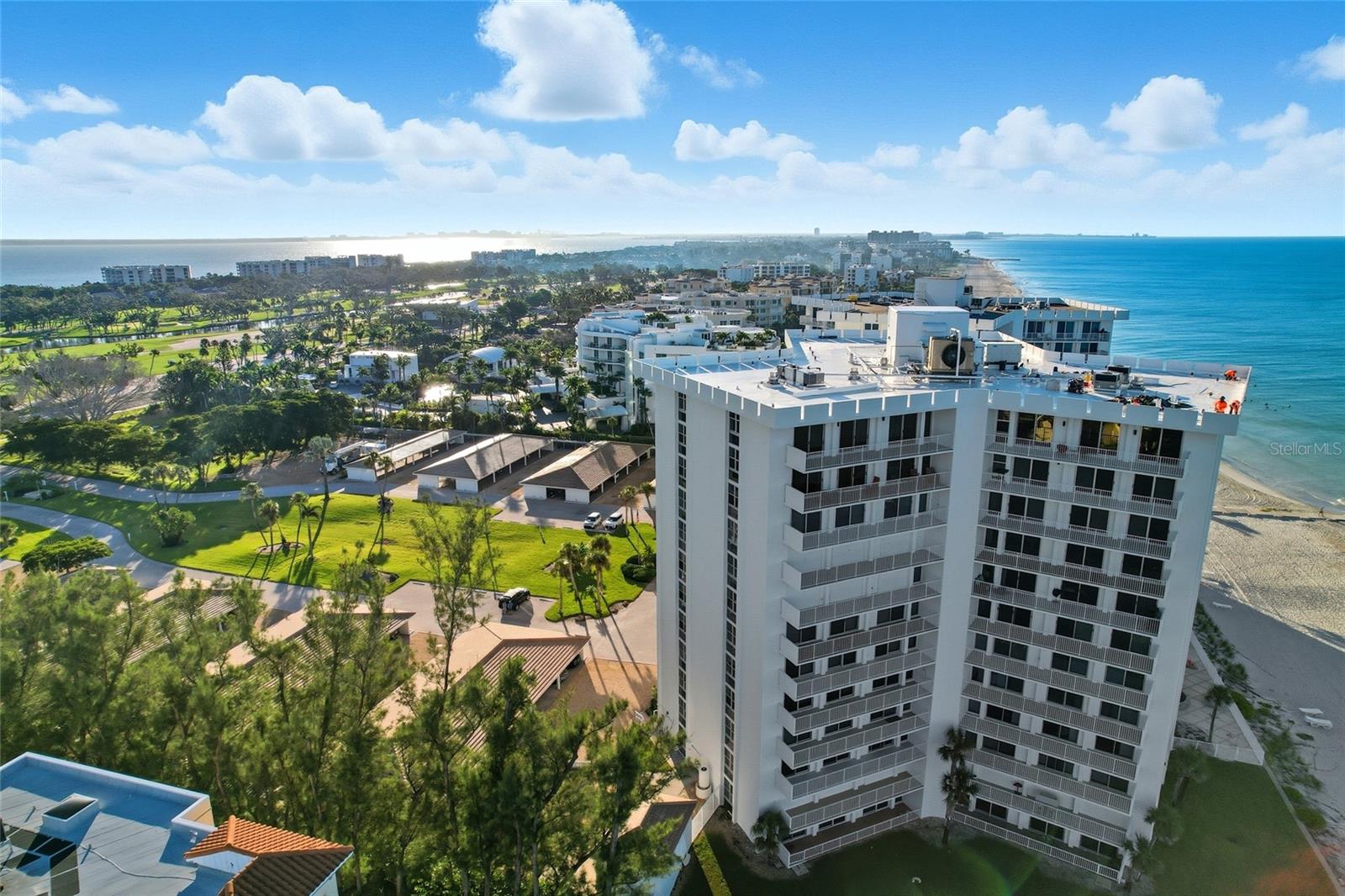 ISLANDER CLUB OF LONGBOAT - Residential