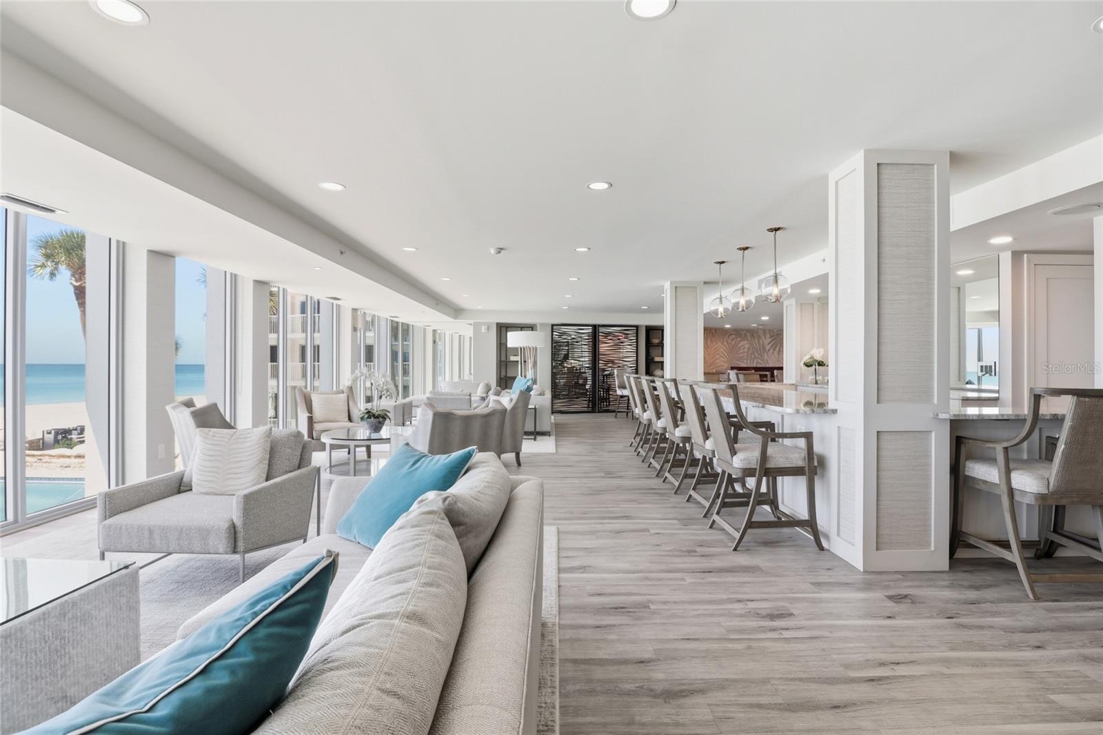 ISLANDER CLUB OF LONGBOAT - Residential