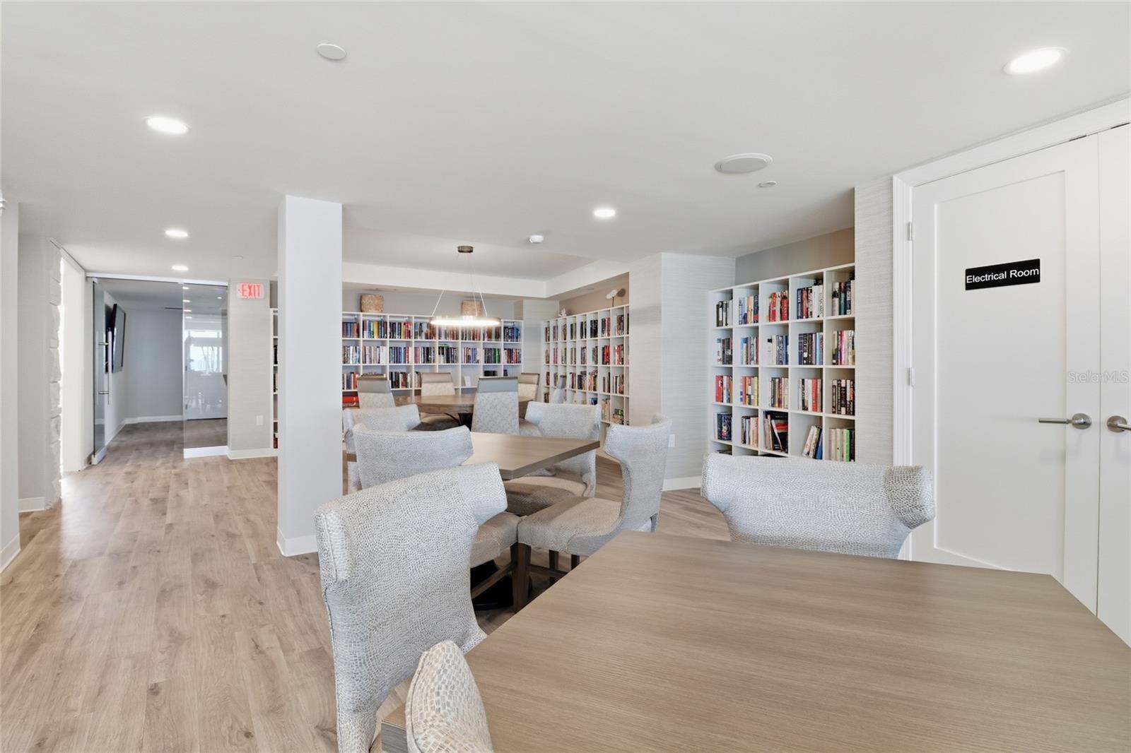 ISLANDER CLUB OF LONGBOAT - Residential