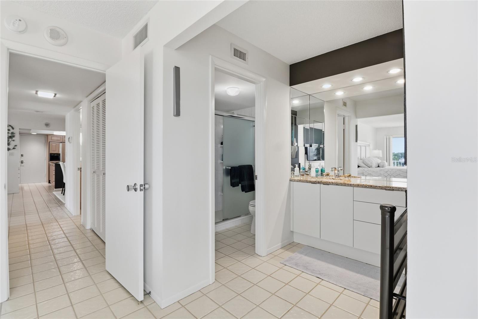ISLANDER CLUB OF LONGBOAT - Residential