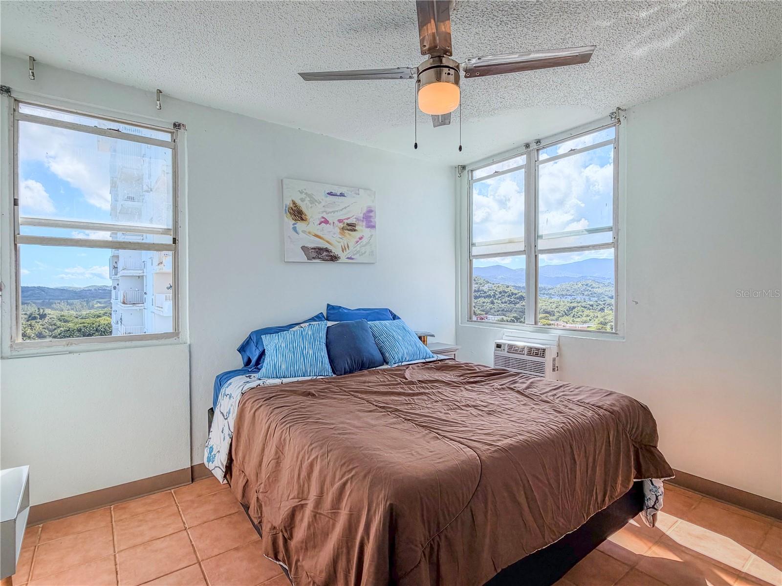 SANDY HILLS - Residential