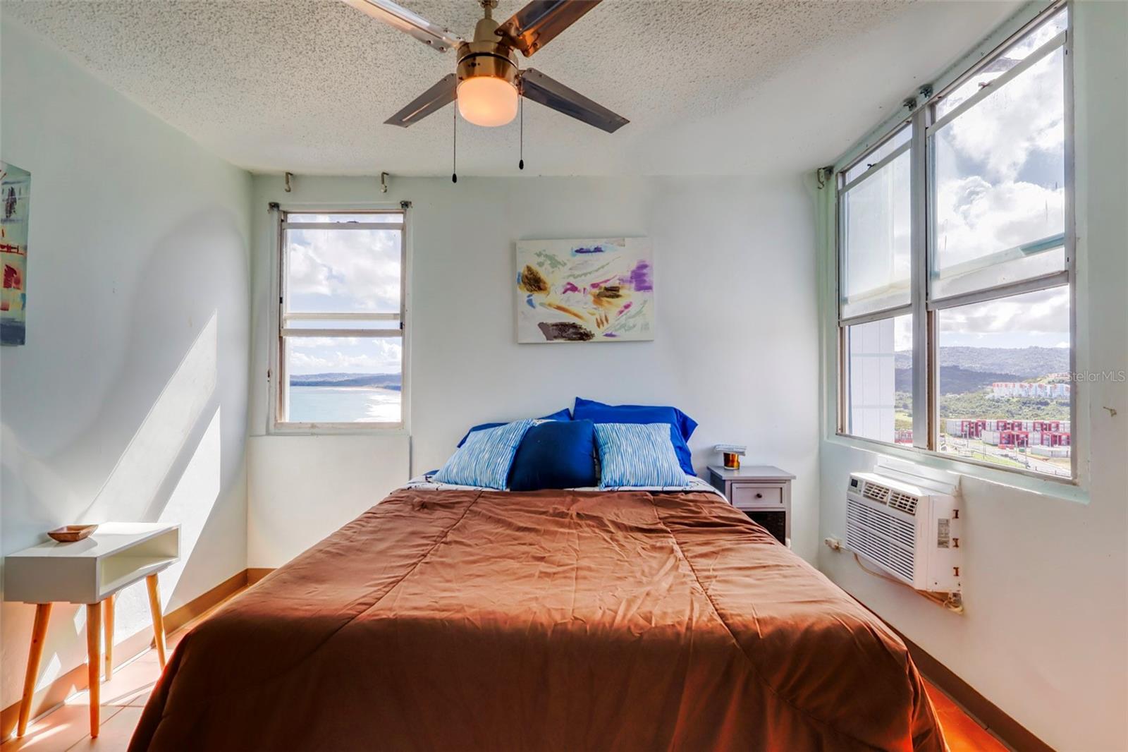 SANDY HILLS - Residential