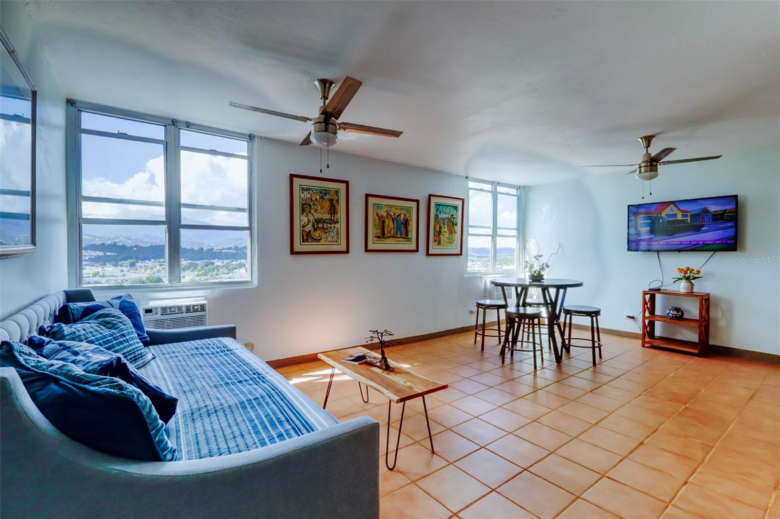 SANDY HILLS - Residential