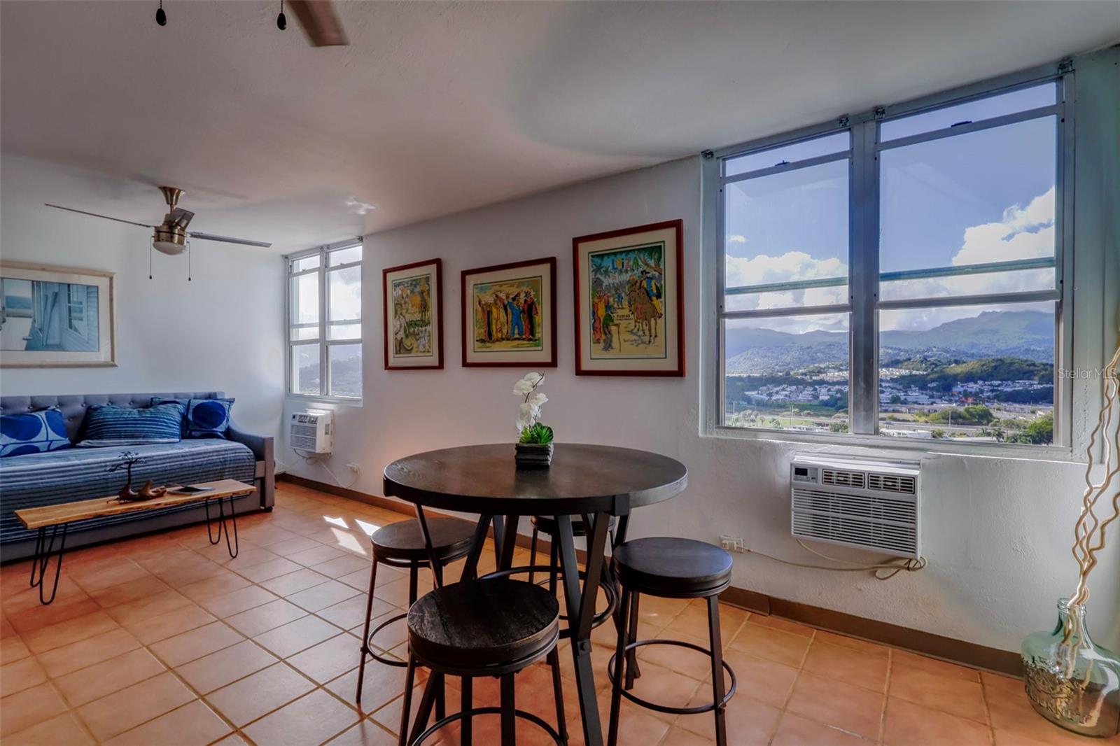 SANDY HILLS - Residential