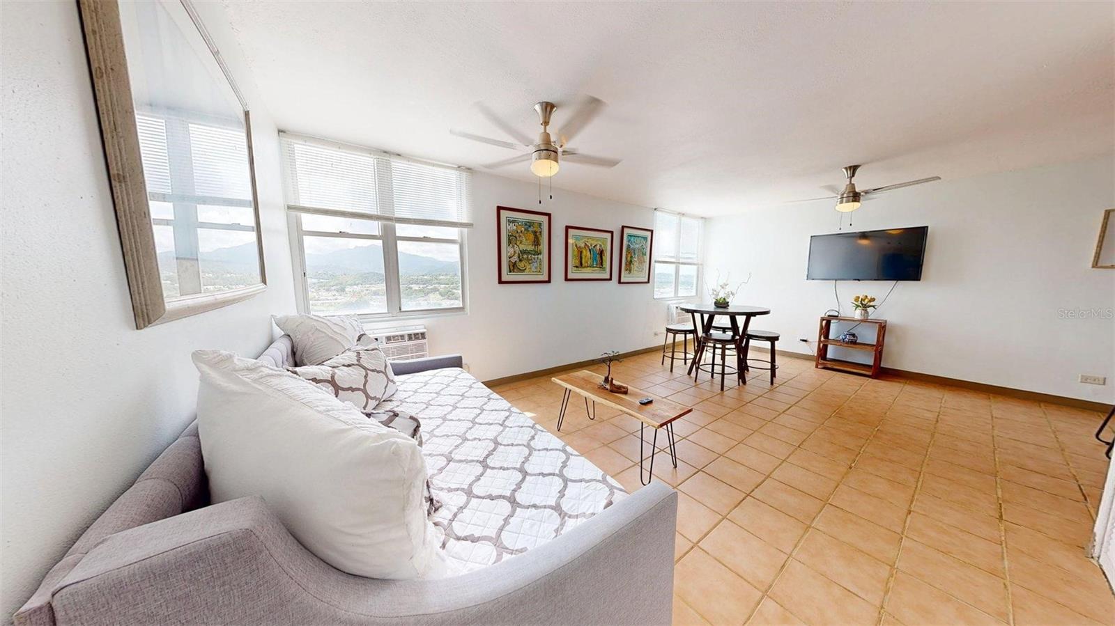 SANDY HILLS - Residential