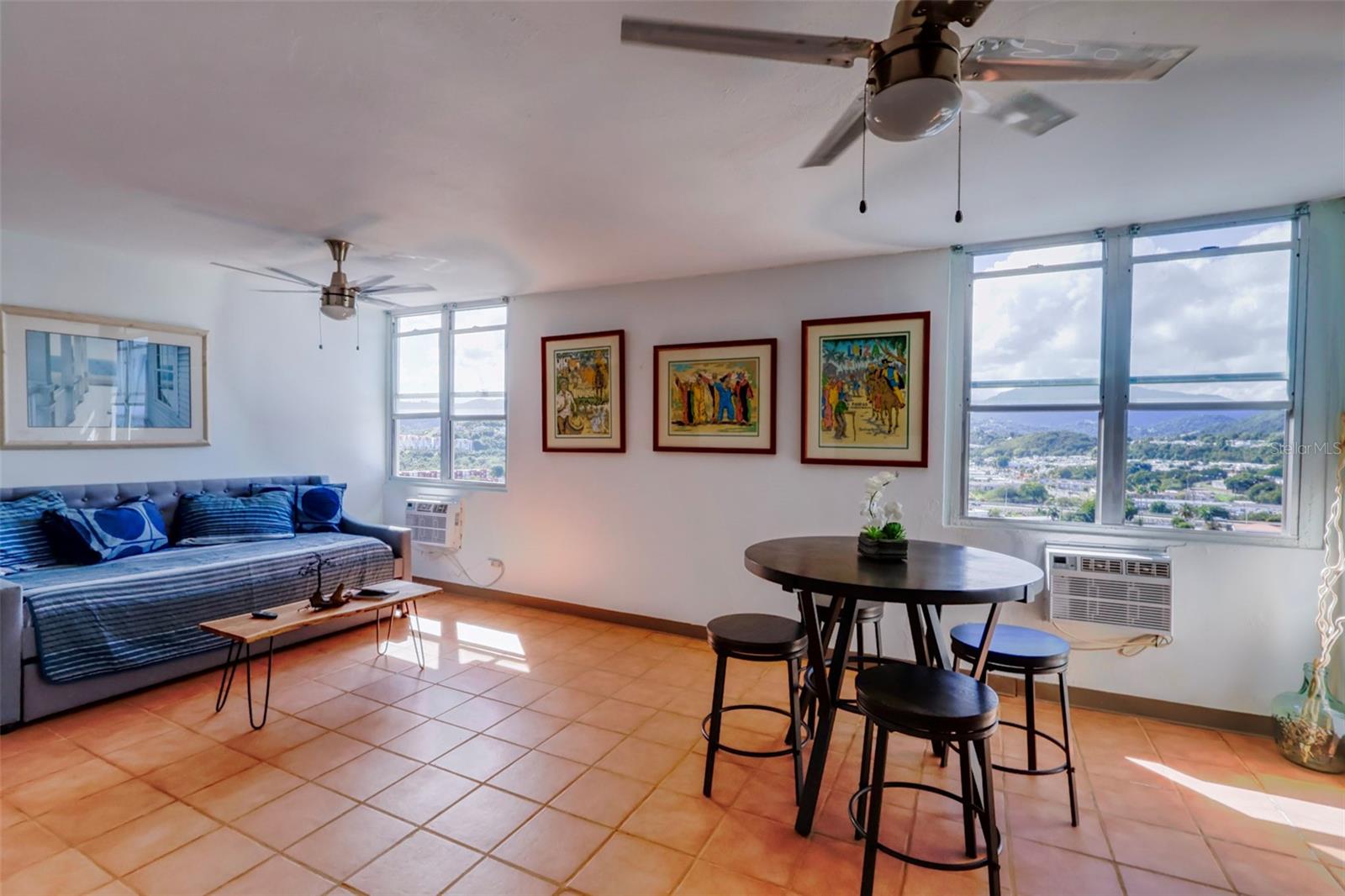 SANDY HILLS - Residential