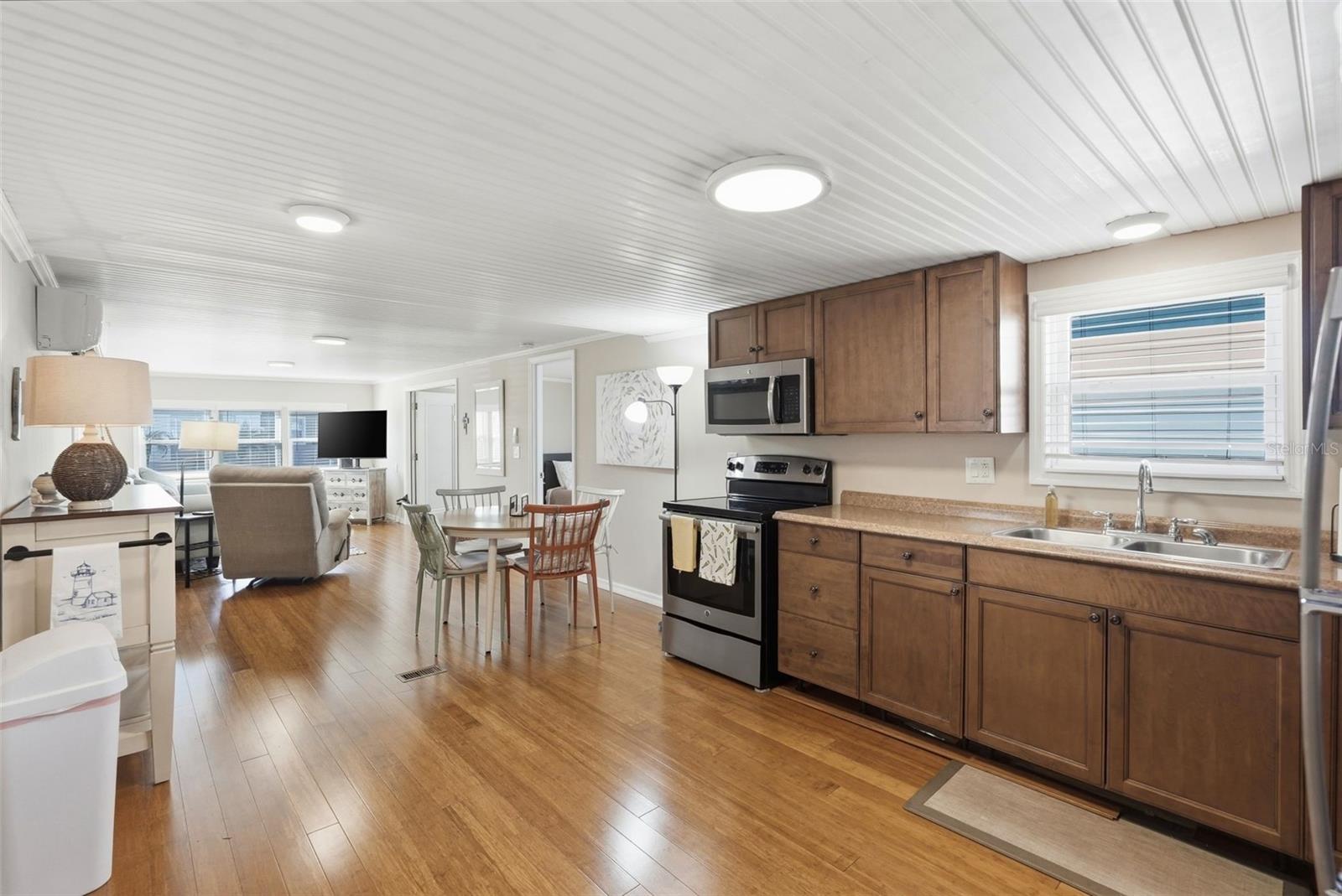 MOBEL AMERICANA MOBILE HOME PARK UNREC - Residential