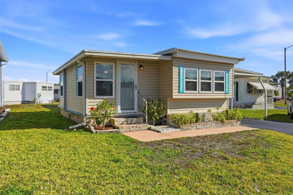 Photo of 7263 Mount Essex Drive NE #509, St Petersburg, FL 33702 (MLS # A4686334)