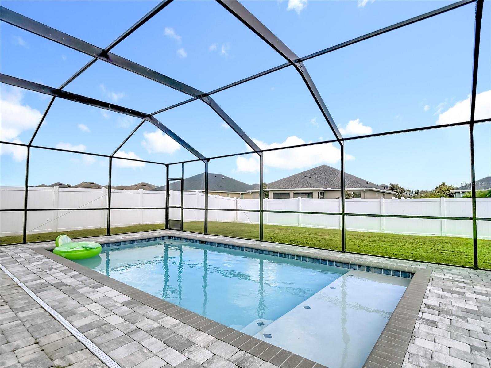JOHNSON POINTE - Residential
