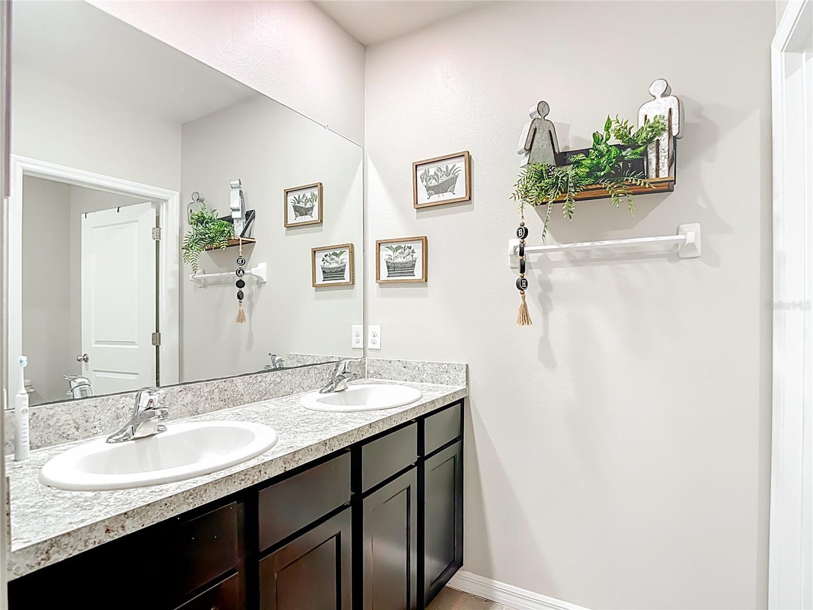 JOHNSON POINTE - Residential