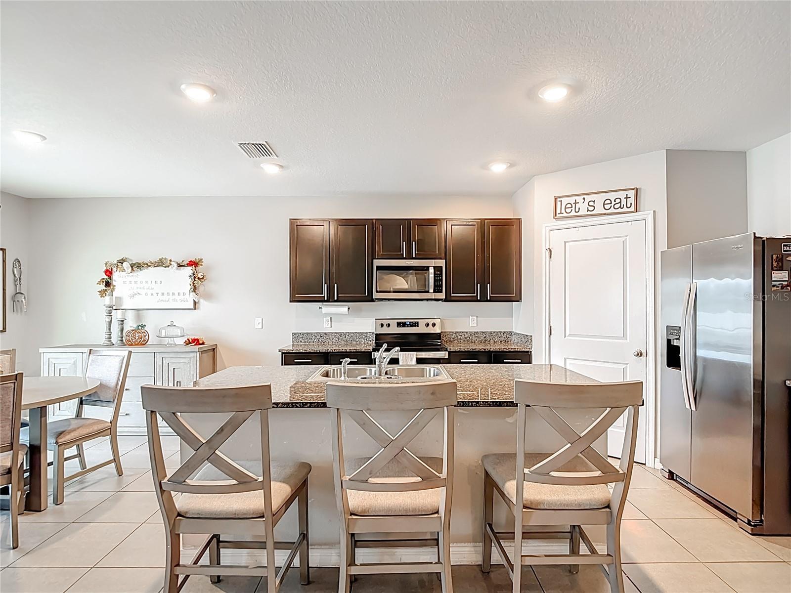 JOHNSON POINTE - Residential