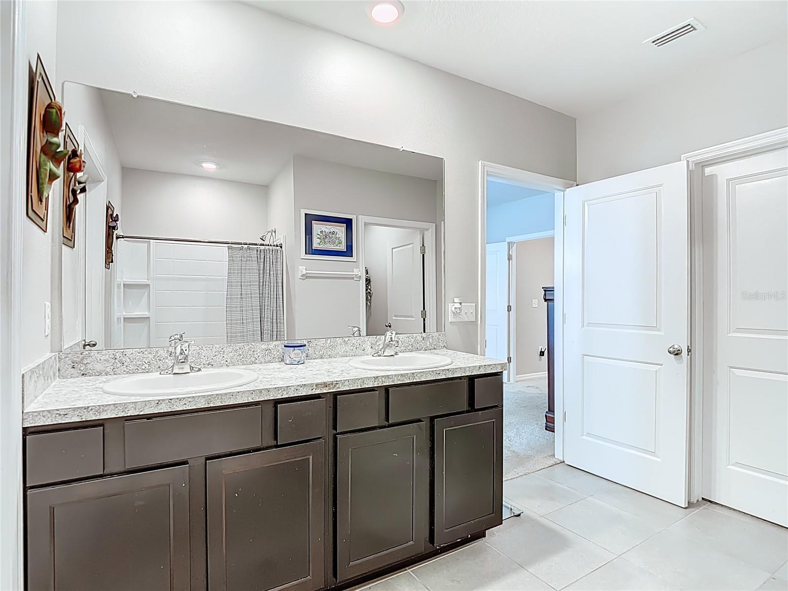 JOHNSON POINTE - Residential