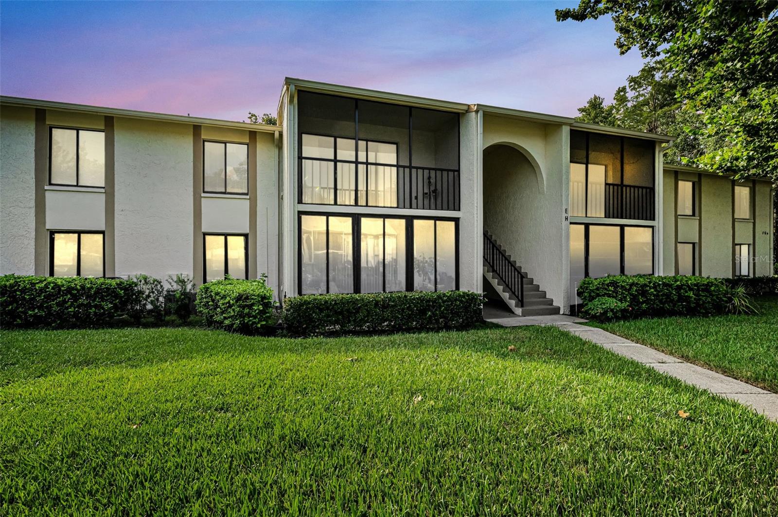 This 2-bedroom, 2-bath condo offers the ideal Florida lifestyle in a quiet and peaceful setting. Located on the second floor with a screened balcony, you’ll enjoy morning coffee or evening sunsets in comfort. Inside, you’ll find a bright and open floor plan with well-maintained appliances and the convenience of a washer and dryer included. Even better, this condo is being offered fully furnished—move right in and start living with ease!
Deer Hollow is an all-ages community with amenities that truly stand out. Spend your days at the large clubhouse, sparkling pool, and relaxing spa overlooking a picturesque lake. Stay active with two tennis courts and a playground, or take advantage of the community’s serene walking paths. Parking is a breeze with your assigned space and plenty of guest parking available.
Whether you’re looking for a year-round residence, vacation home, or investment property, this Tarpon Springs condo is ready for you to enjoy.