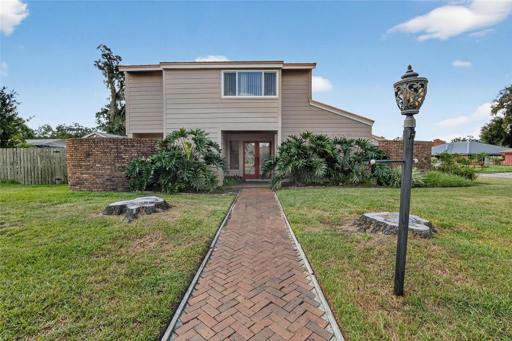 Photo of 1615 Teakwood Drive, Plant City, FL 33563 (MLS # TB8439297)