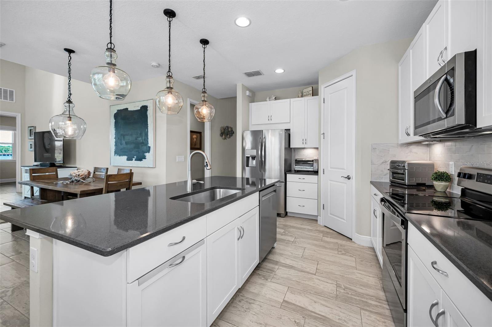 BAYSIDE TERRACE - Residential