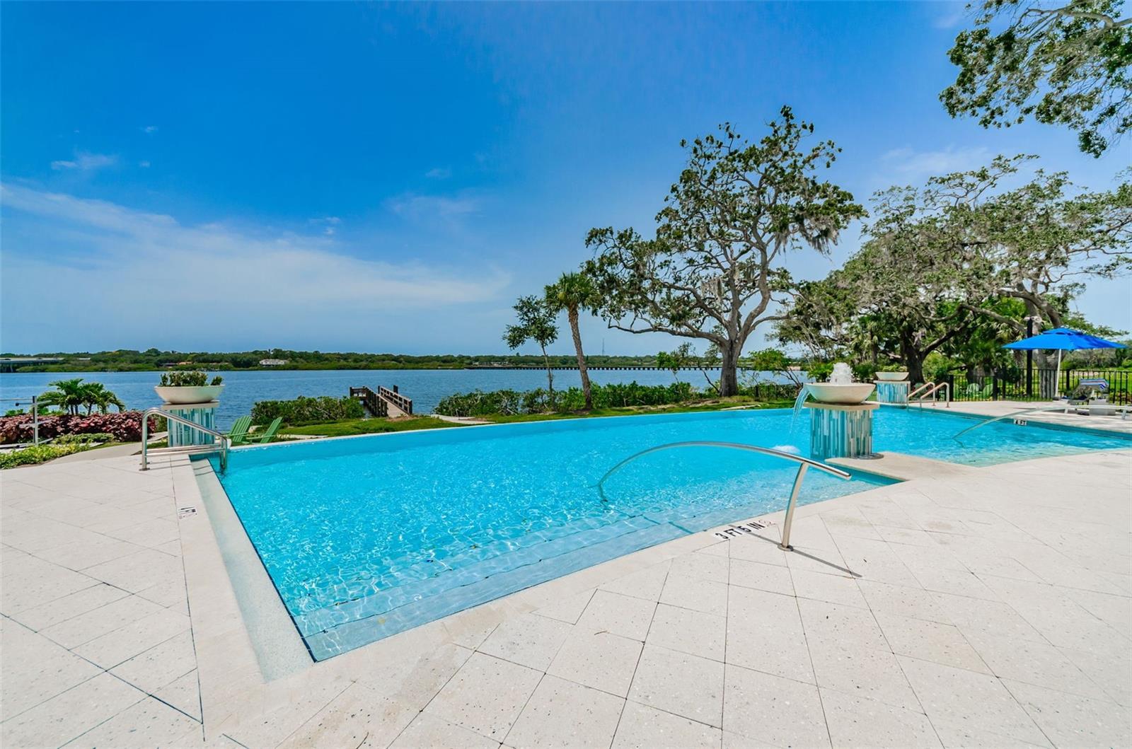 BAYSIDE TERRACE - Residential