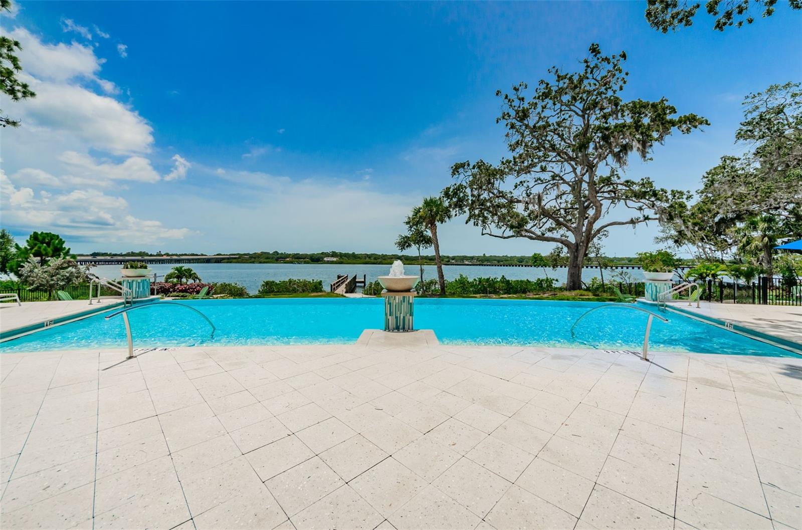 BAYSIDE TERRACE - Residential