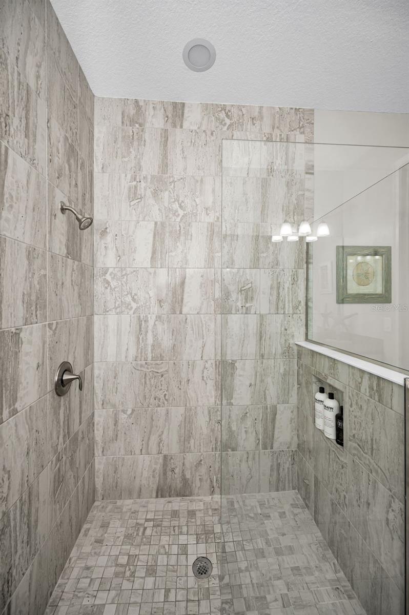 BAYSIDE TERRACE - Residential