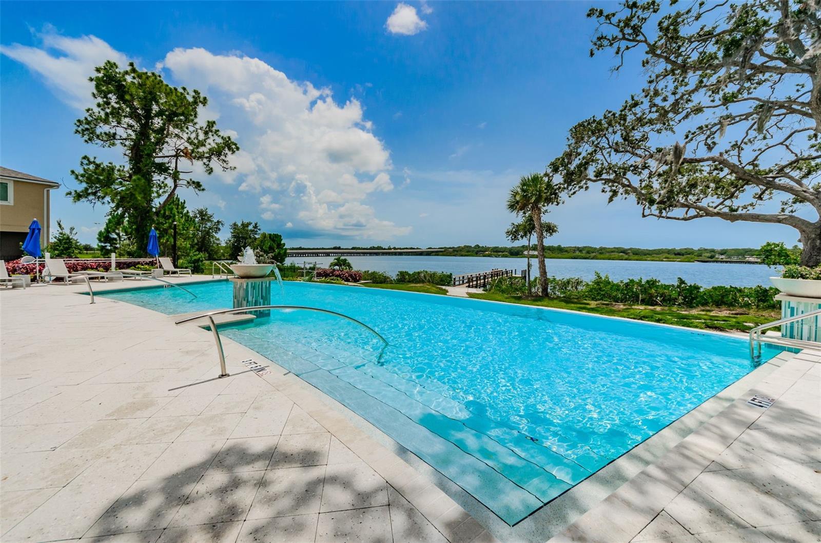 BAYSIDE TERRACE - Residential