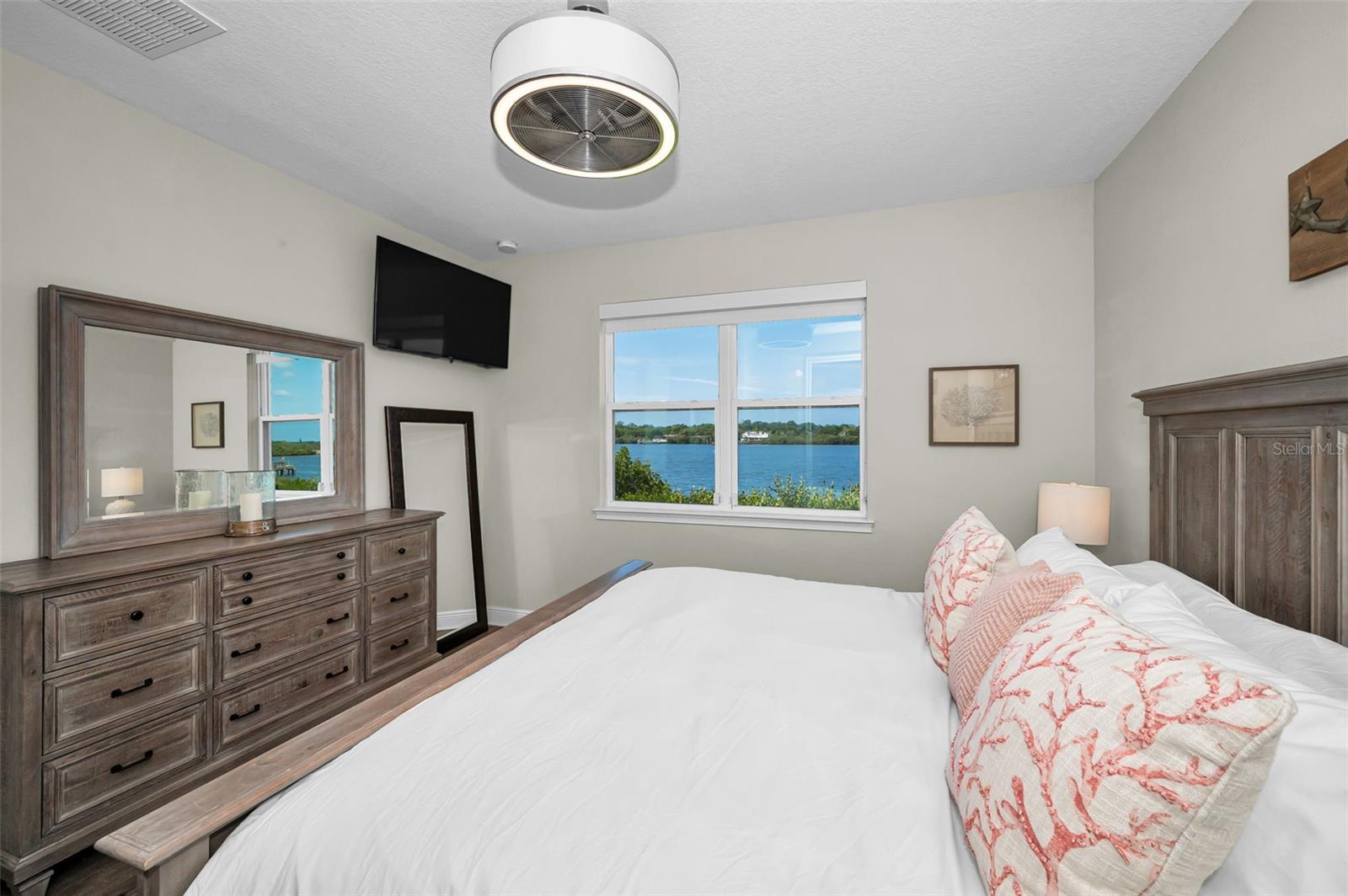 BAYSIDE TERRACE - Residential