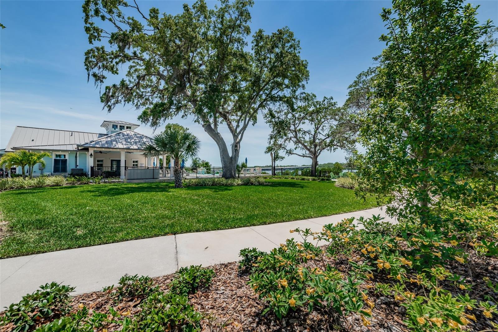 BAYSIDE TERRACE - Residential