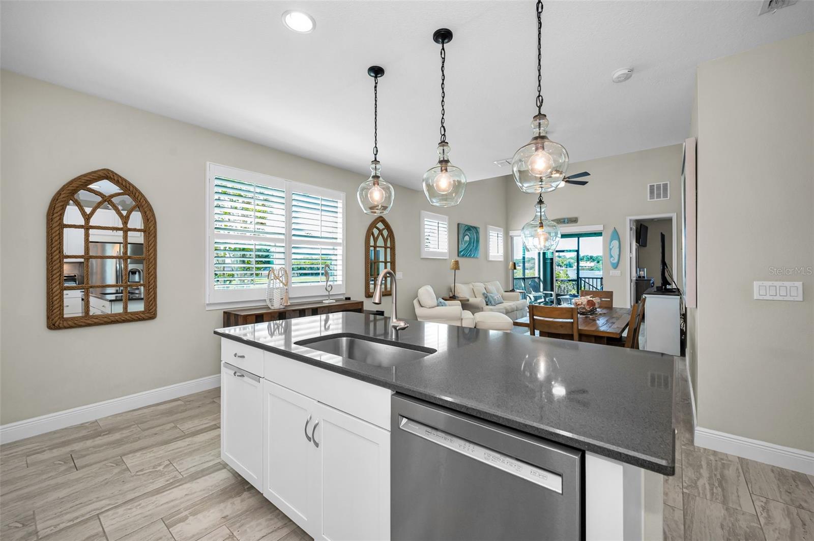 BAYSIDE TERRACE - Residential