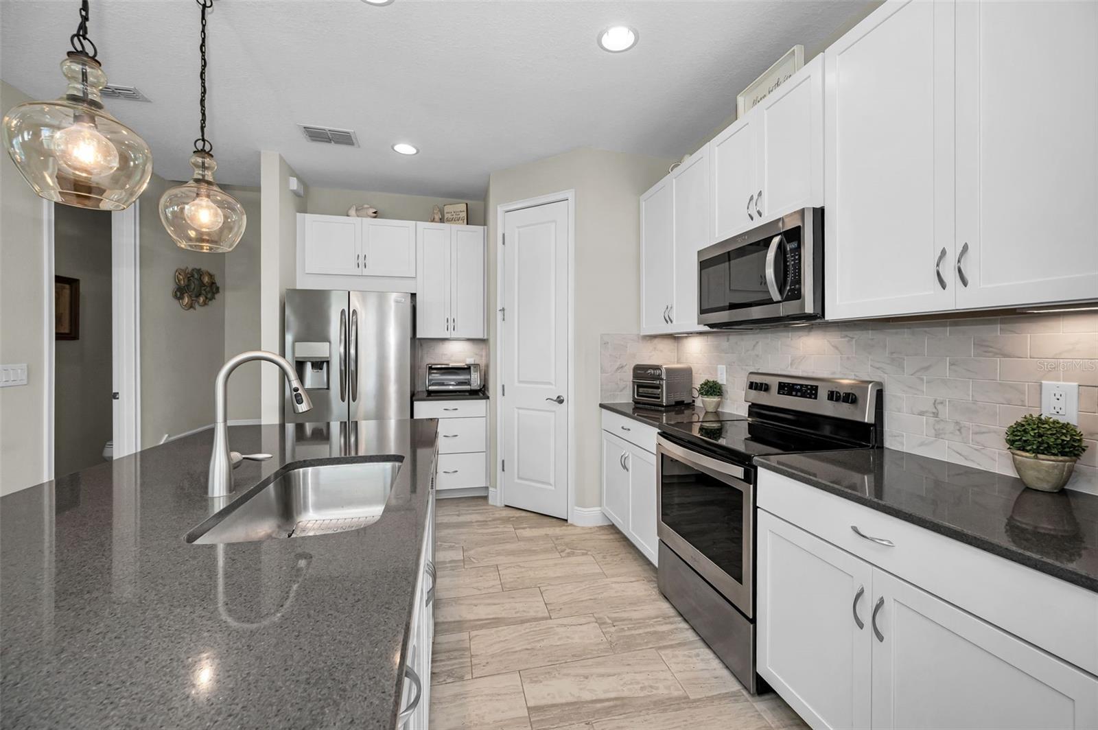 BAYSIDE TERRACE - Residential