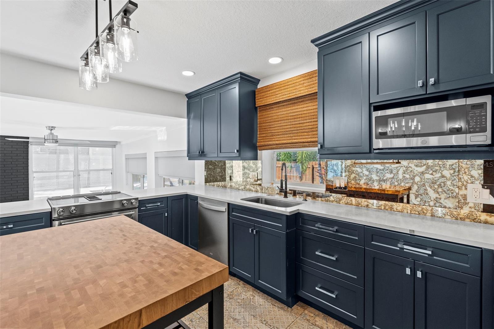 PASADENA ESTATES SEC F - Residential