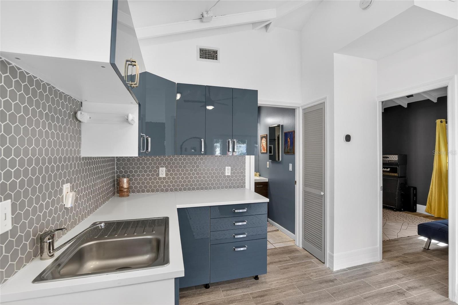 PASADENA ESTATES SEC F - Residential