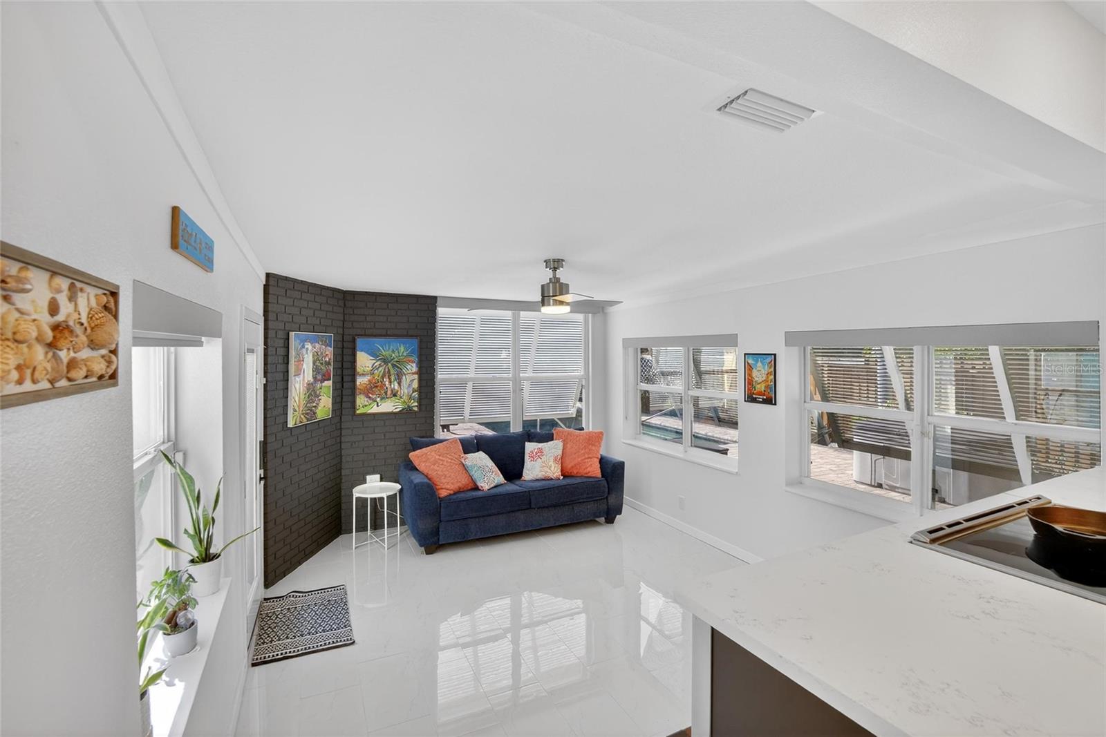 PASADENA ESTATES SEC F - Residential