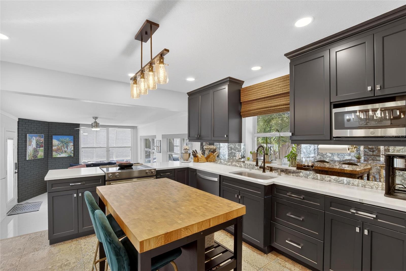 PASADENA ESTATES SEC F - Residential