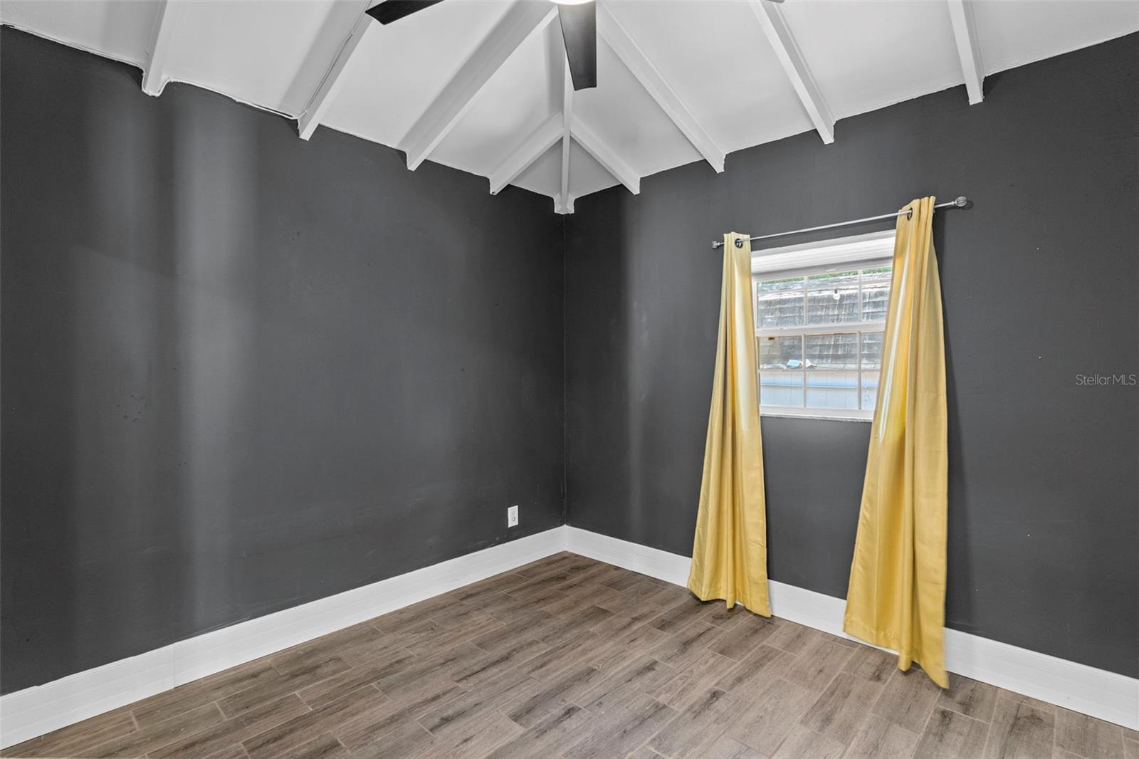 PASADENA ESTATES SEC F - Residential