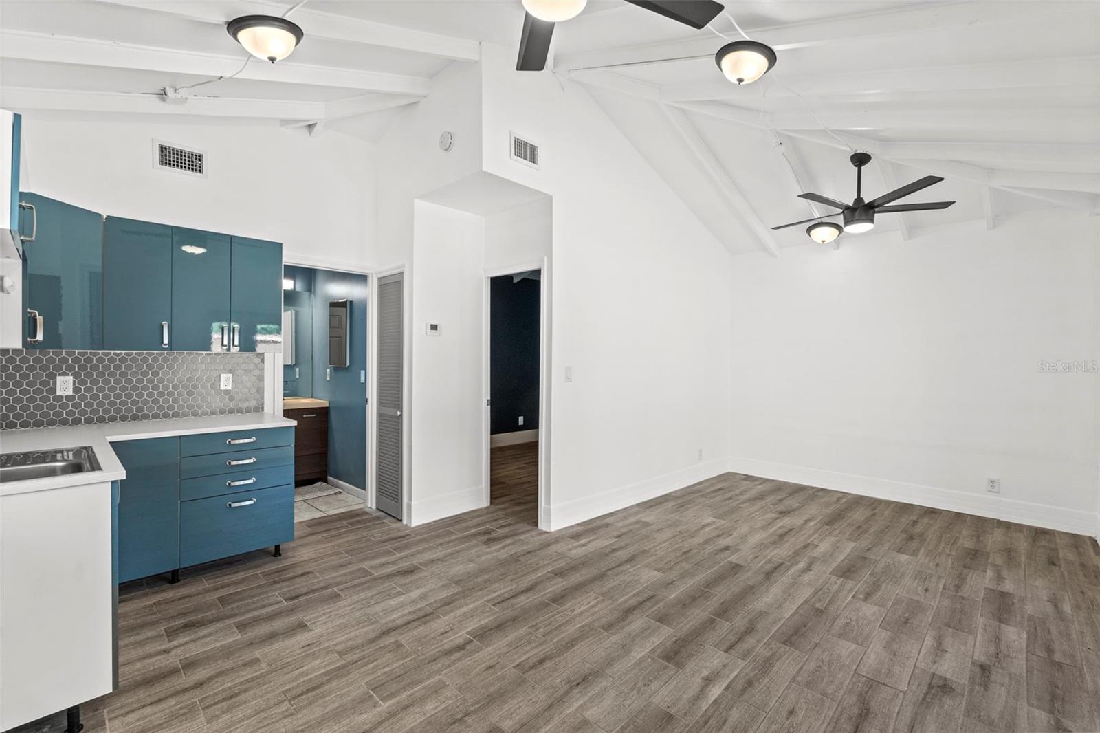 PASADENA ESTATES SEC F - Residential