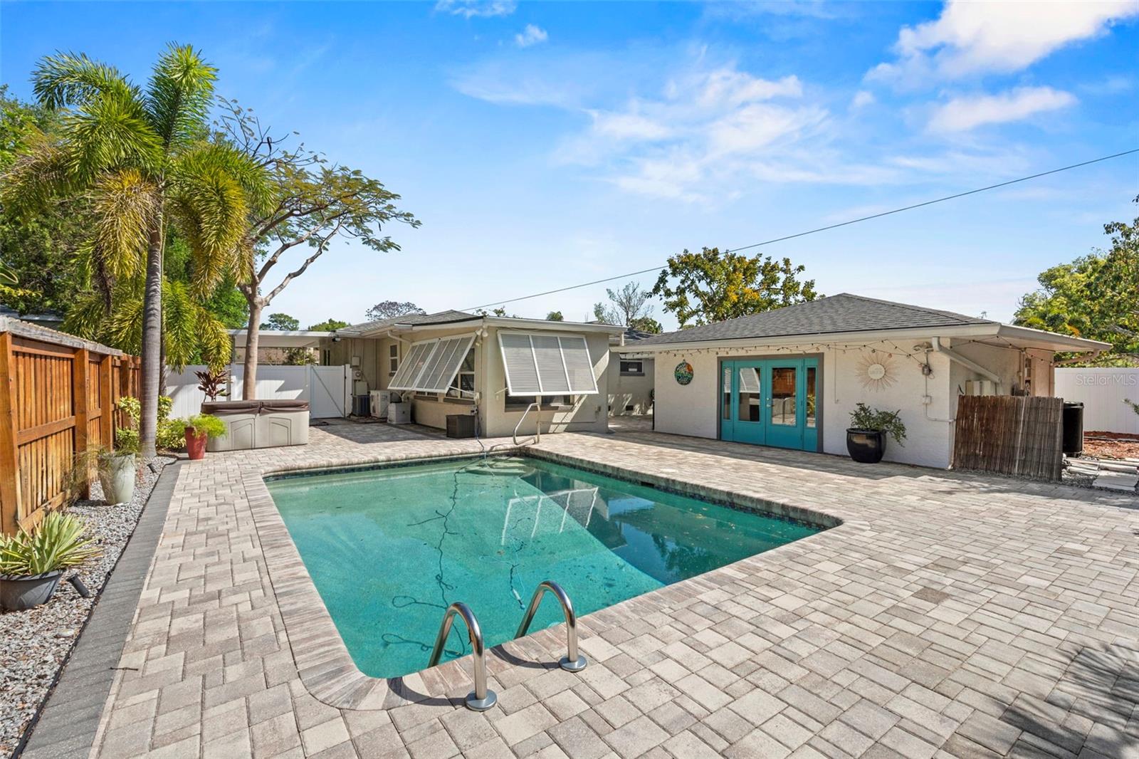 PASADENA ESTATES SEC F - Residential