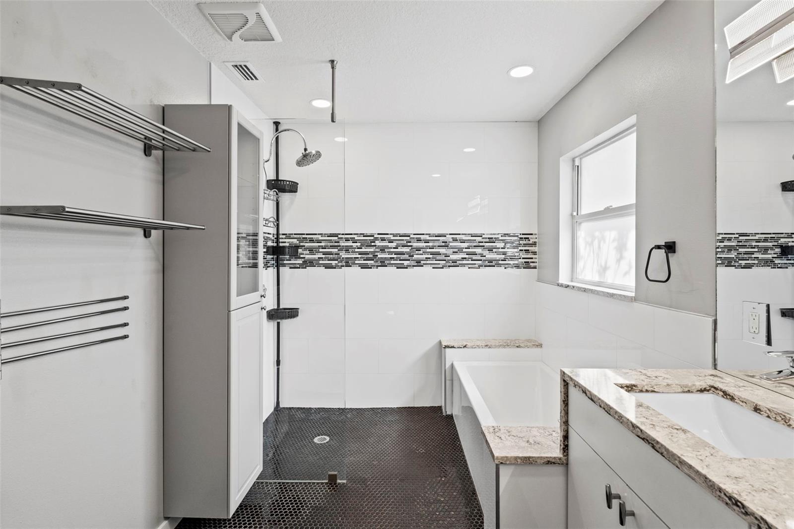 PASADENA ESTATES SEC F - Residential