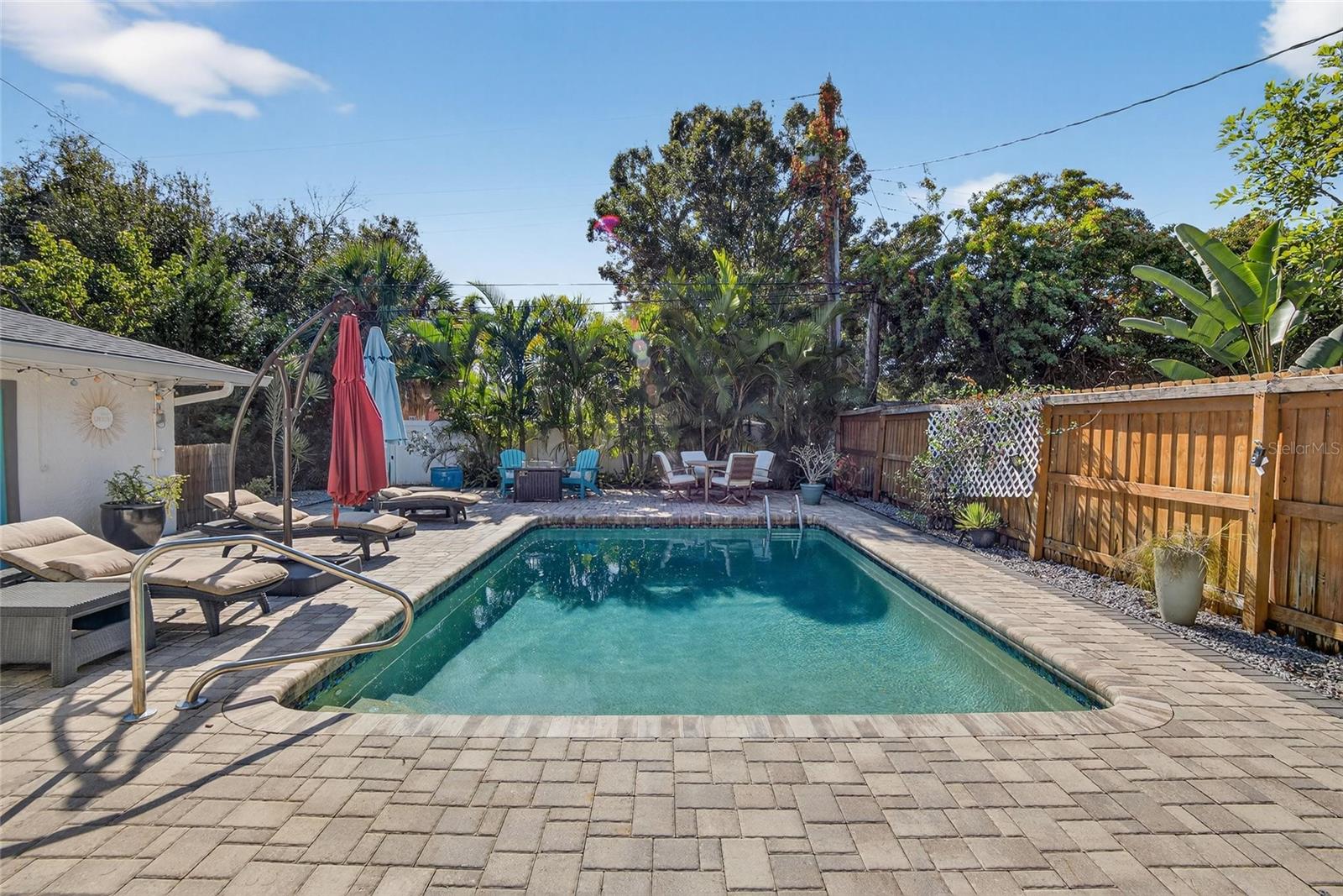 PASADENA ESTATES SEC F - Residential