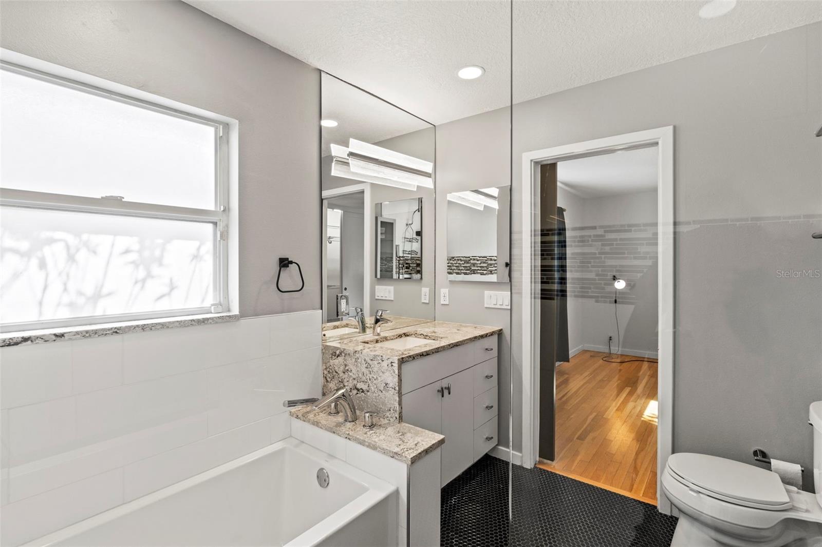 PASADENA ESTATES SEC F - Residential