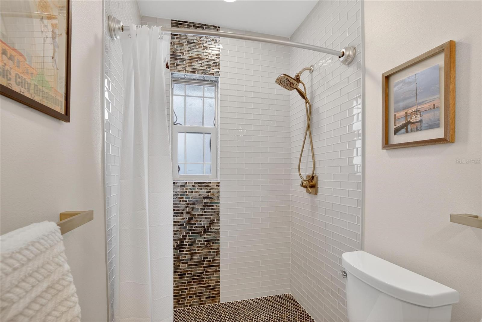 PASADENA ESTATES SEC F - Residential