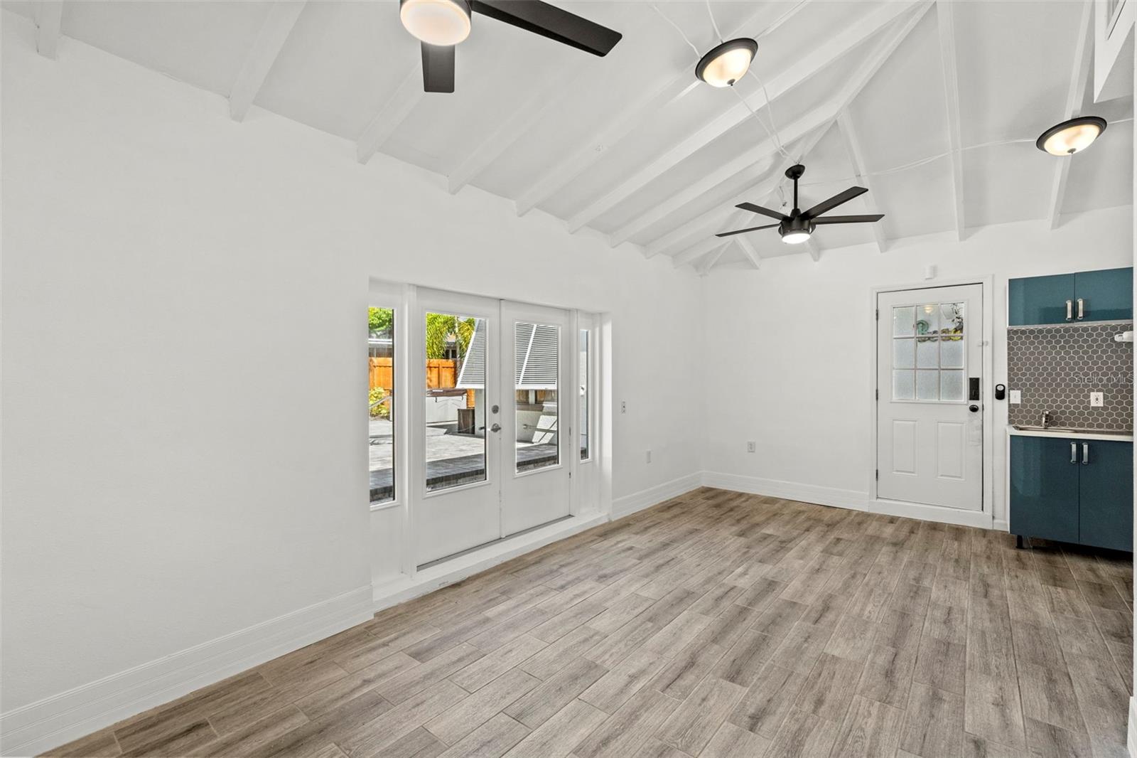 PASADENA ESTATES SEC F - Residential