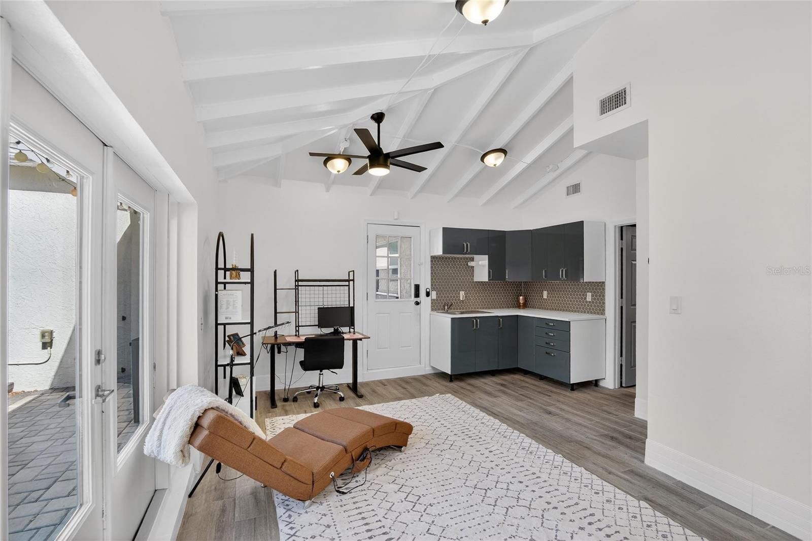 PASADENA ESTATES SEC F - Residential