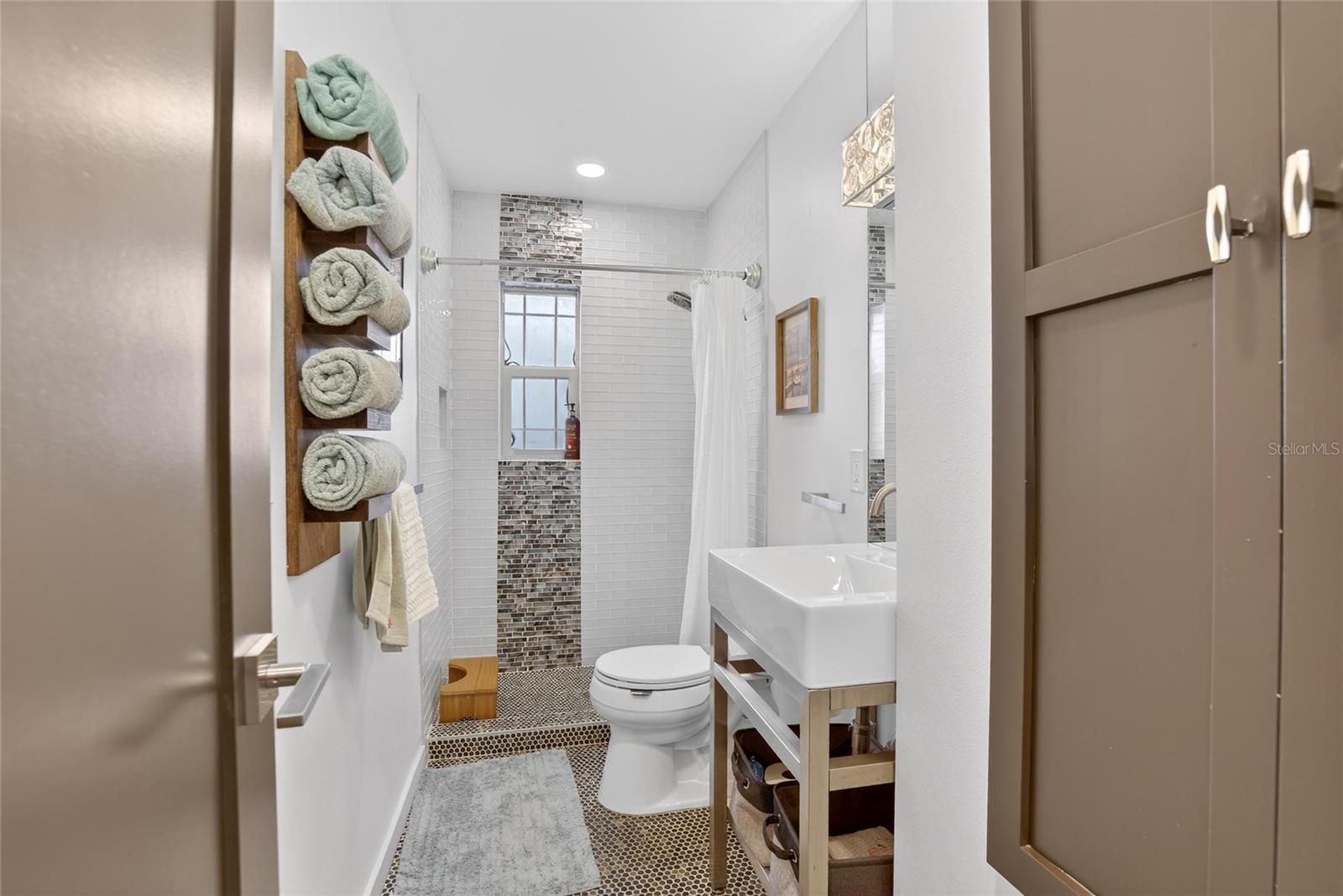 PASADENA ESTATES SEC F - Residential