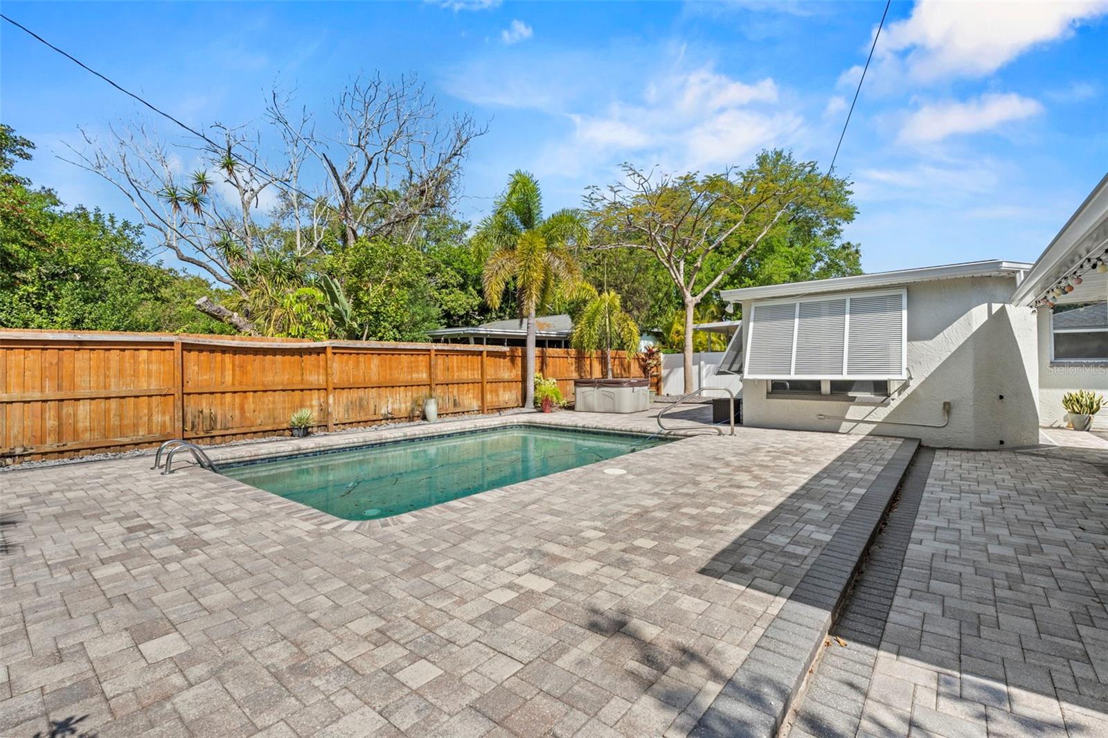 PASADENA ESTATES SEC F - Residential