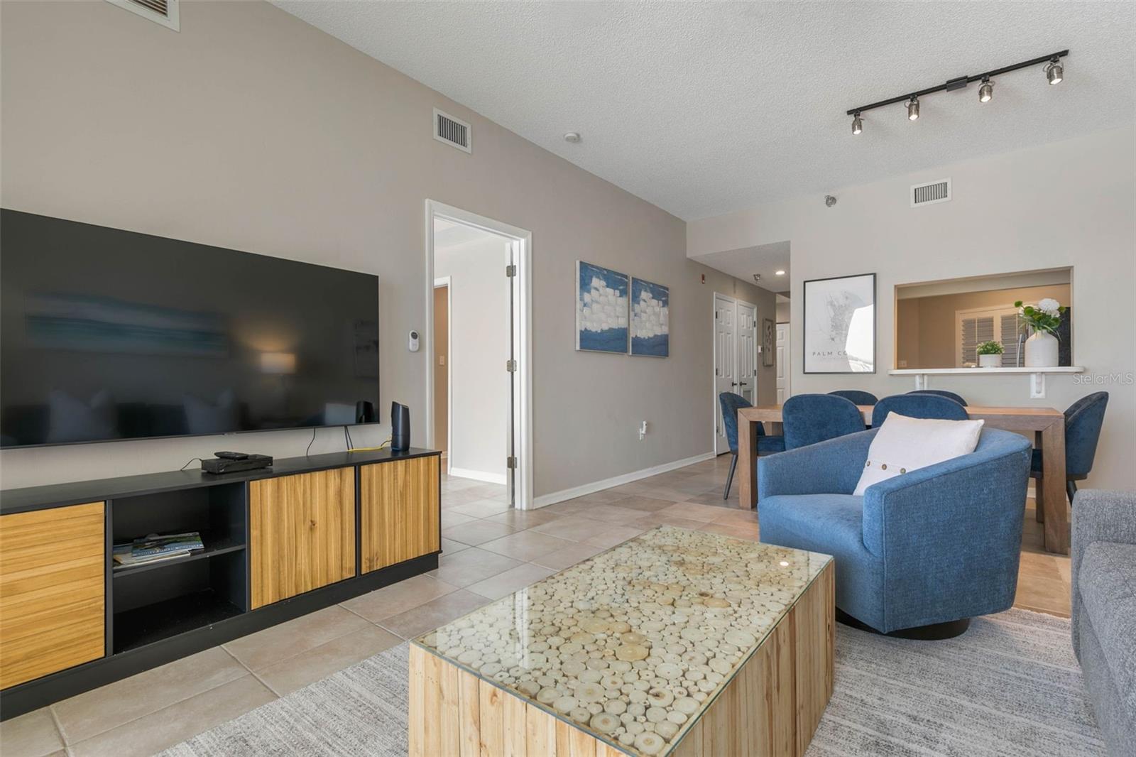 SURF CLUB - Residential Lease