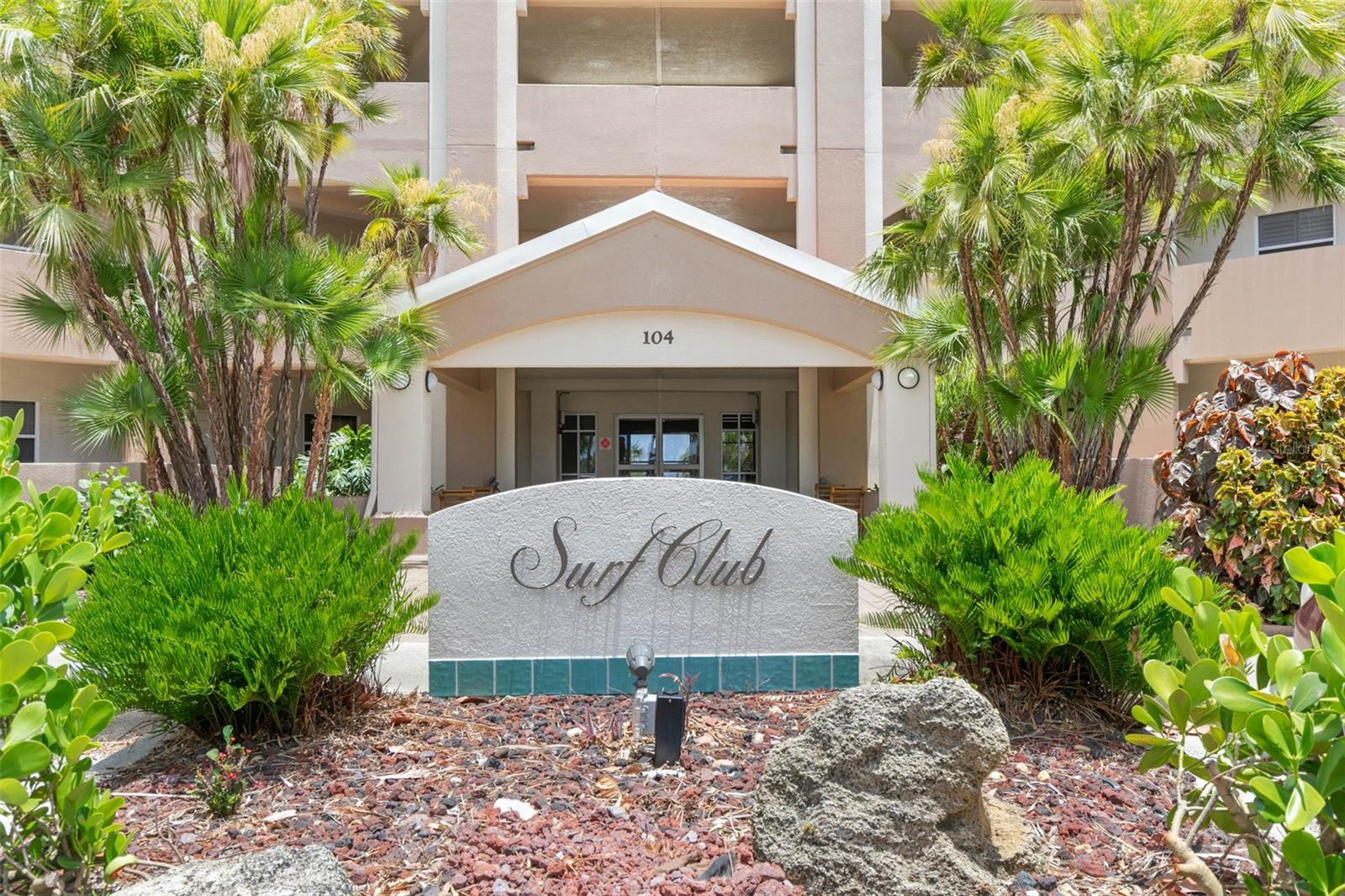 SURF CLUB - Residential Lease