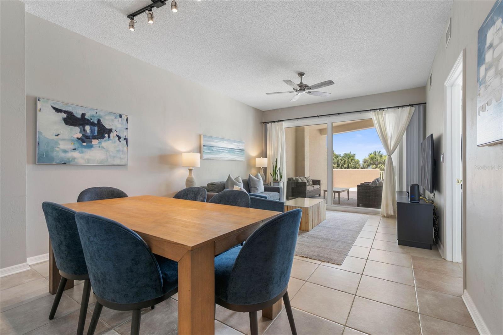 SURF CLUB - Residential Lease