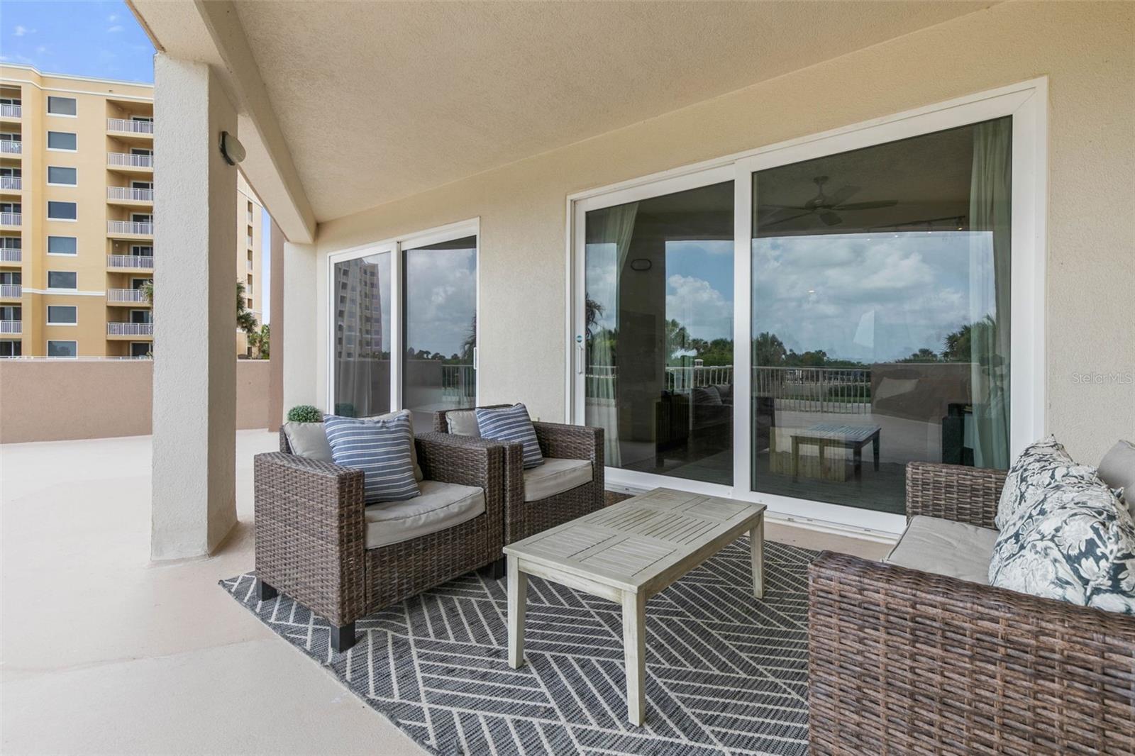 SURF CLUB - Residential Lease