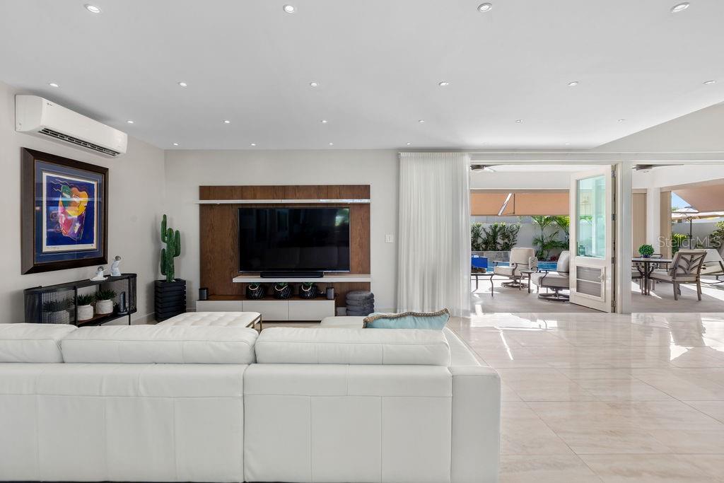 SABANERA DE DORADO - Residential